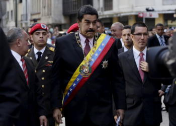 OEA llama a desconocer el gobierno de Maduro