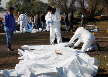 Pobladores de Tlahuelilpan esperan a sus familiares vivos o calcinados