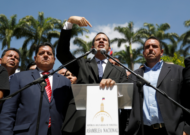Protesta Juan Guaidó como presidente encargado de Venezuela en manifestación masiva