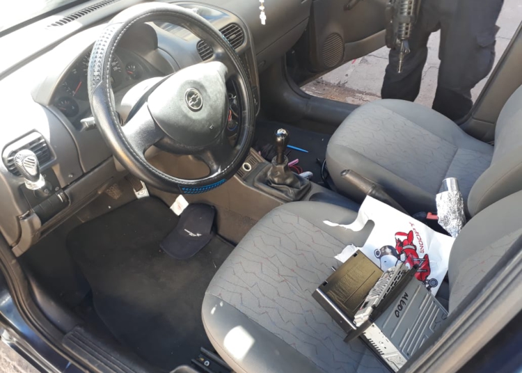 Detiene PEP a dos personas por presunto robo a cuentahabiente