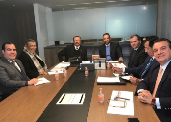 Busca Tello recursos para ampliar red de carreteras estatales