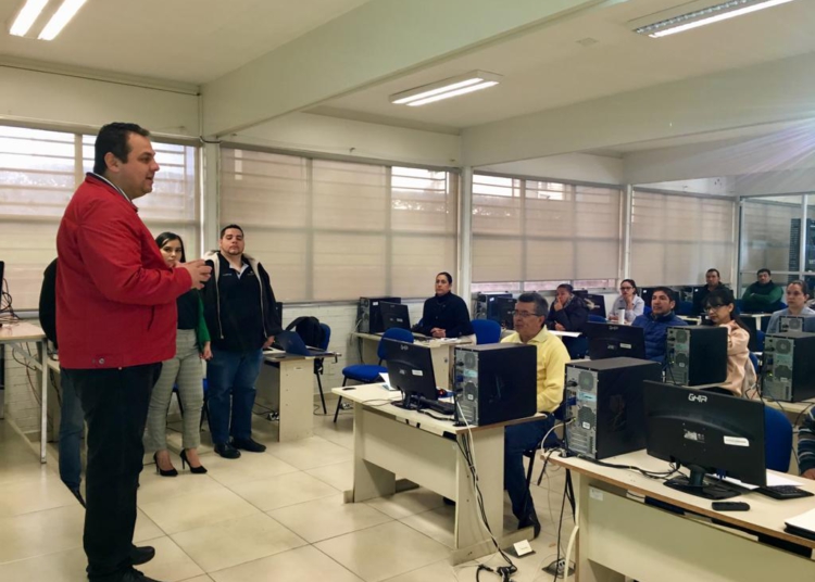 Capacita la UAZ a su personal para enfrentar problemas financieros