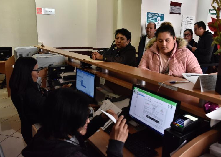 Pueden contribuyentes pagar en línea y kioscos electrónicos y evitar largas filas