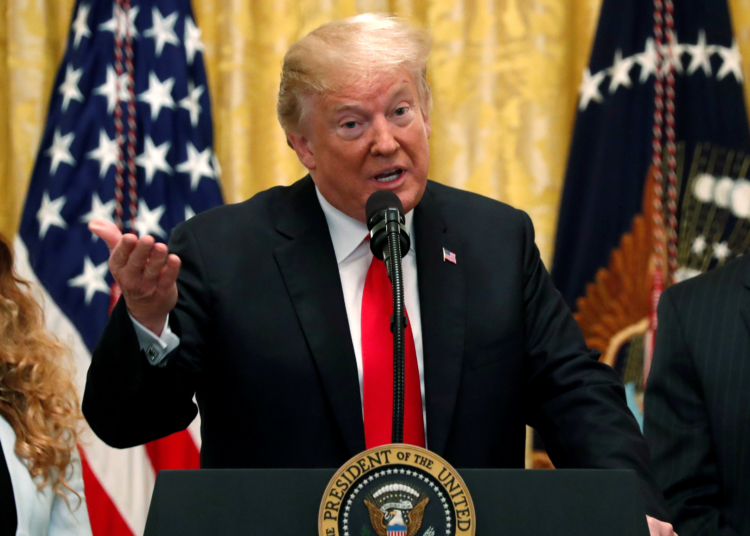 Analiza Trump el envío de tropas a Venezuela