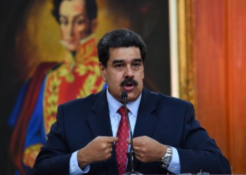 Reitera Maduro que no convocará a elecciones