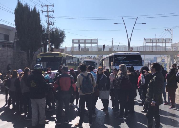 Madres y trabajadoras de guarderías en la zozobra; delegada es incapaz de resolver