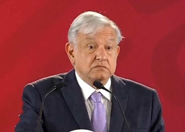 Acusa AMLO al titular de la CRE por conflicto de intereses