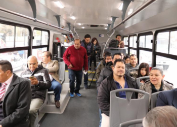 Ponen a prueba vehículo para el transporte público impulsado por gas