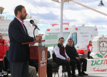 Entrega Tello 26 nuevas ambulancias a la Remeza