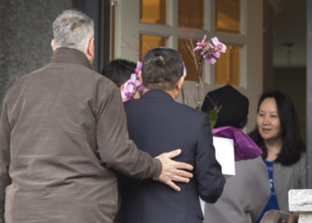 Exige gobierno de China a Canadá liberación de directora financiera de Huawei