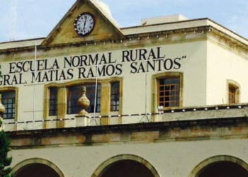 Paran normalistas para exigir respeto a su Institución