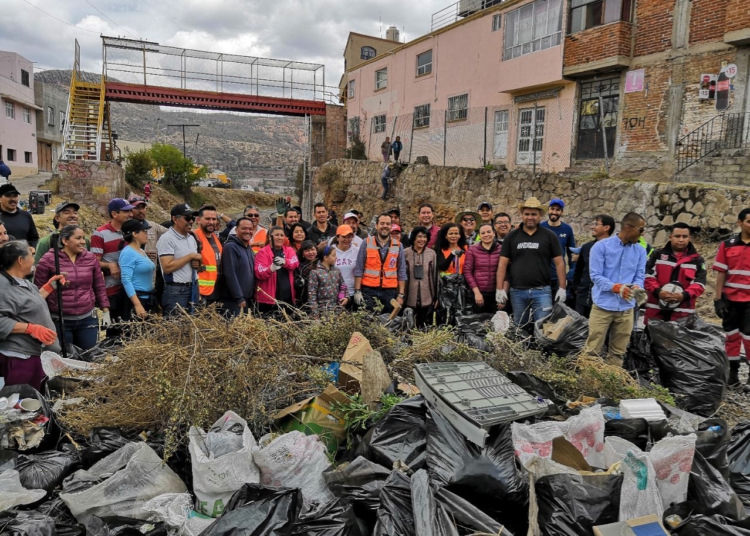 Ulises Mejía reta a alcaldes al basura challenge