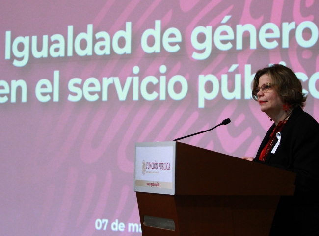 Gabinete, casi paritario: Inmujeres