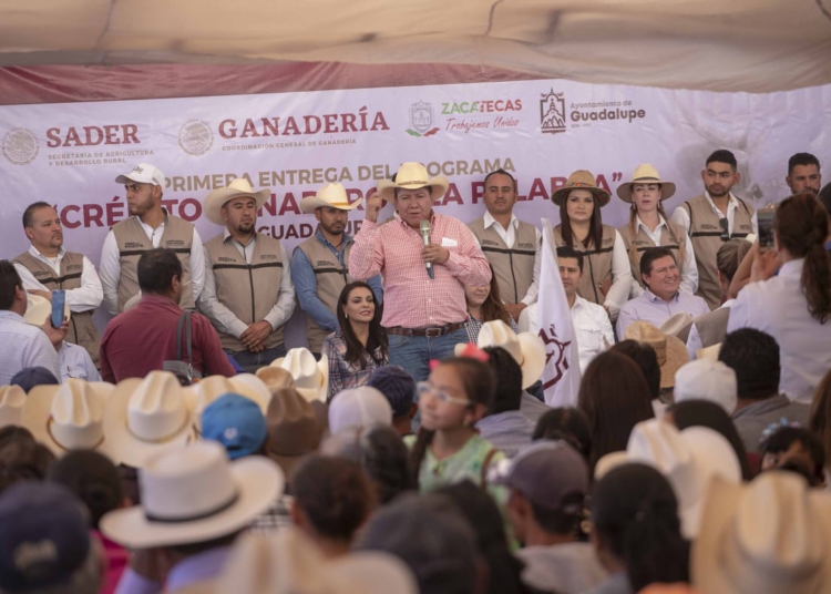 Reciben 3 MDP del Crédito Ganadero a la Palabra