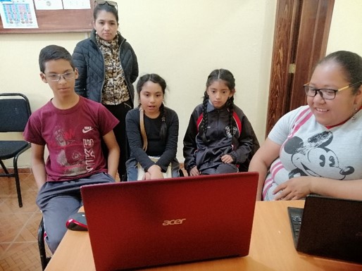 Reciben talleres artísticos en línea