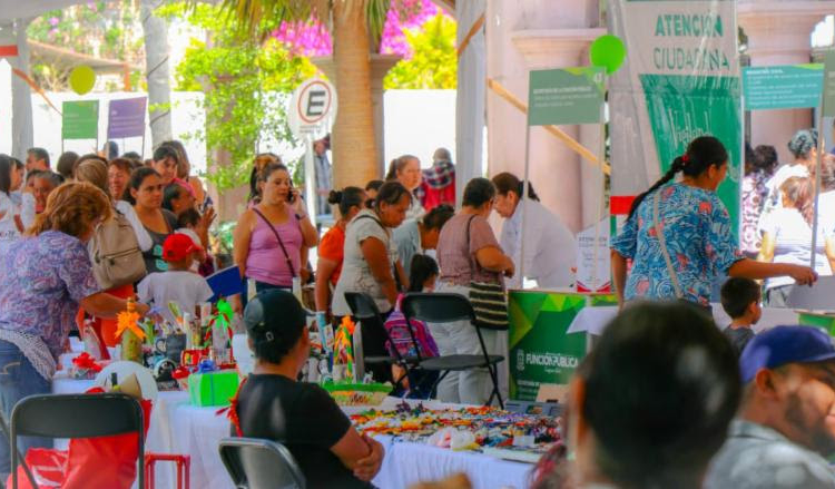 Juchipilenses aprovechan Feria DIFerente