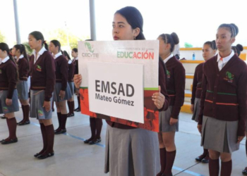 Alista Cecytez concurso estatal de Escoltas de Bandera