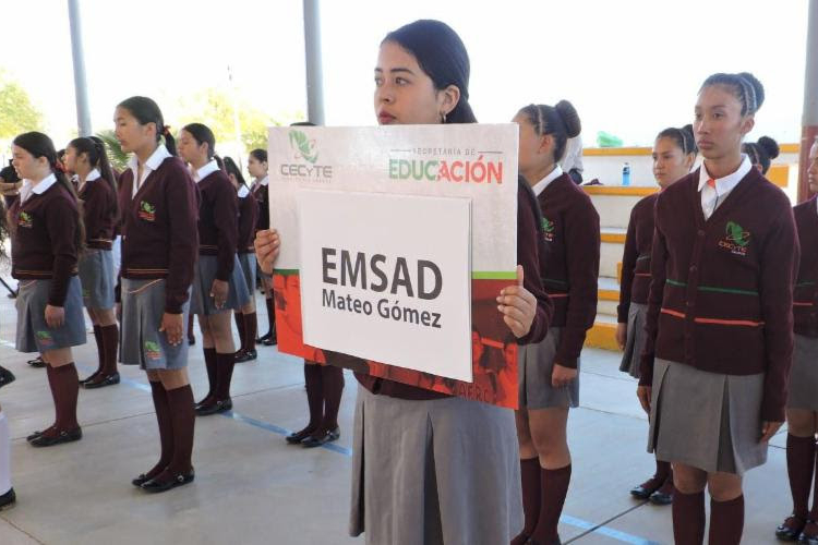 Alista Cecytez concurso estatal de Escoltas de Bandera