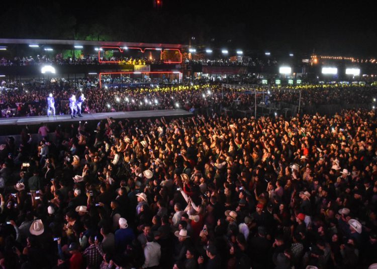 Duelo de Tenores cautivó a los asistentes de la Feria de Primavera