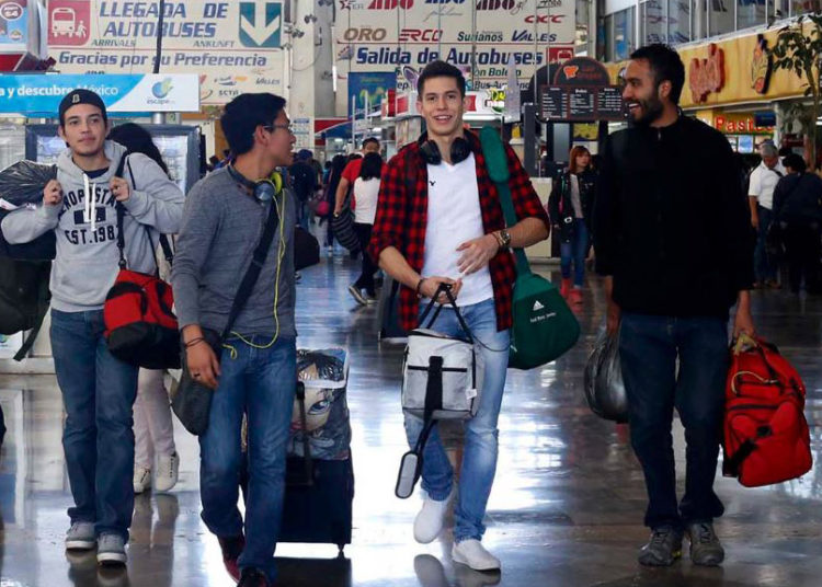 Por periodo vacacional, estudiantes y maestros tienen descuentos en transporte