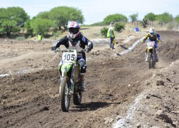 Reúne a más de 100 pilotos Campeonato Regional de Motocross en Jerez
