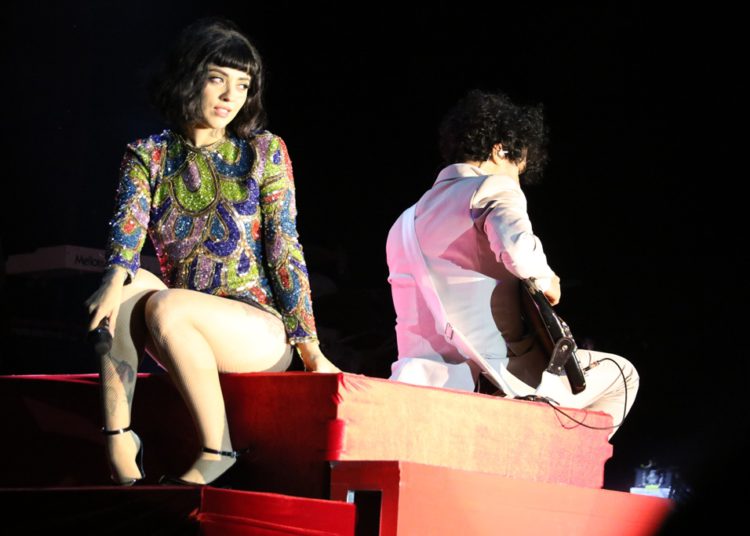 Ovacionada y aclamada es Mon Laferte