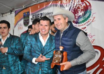 Abarrota El Recodo Teatro del Pueblo de Jerez