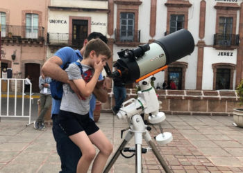 Sorprenden a zacatecanos mediante la observación de los astros