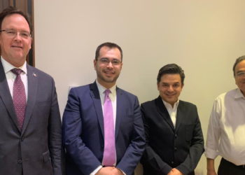 Se reúnen para buscar soluciones al conflicto entre transportistas (ejidatarios, Narro) y minera