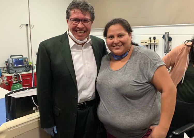 Estalla caja en oficina de senadora; era un obsequio