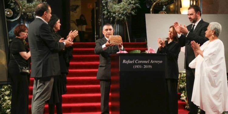 Rinden homenaje a Rafael Coronel en Bellas Artes