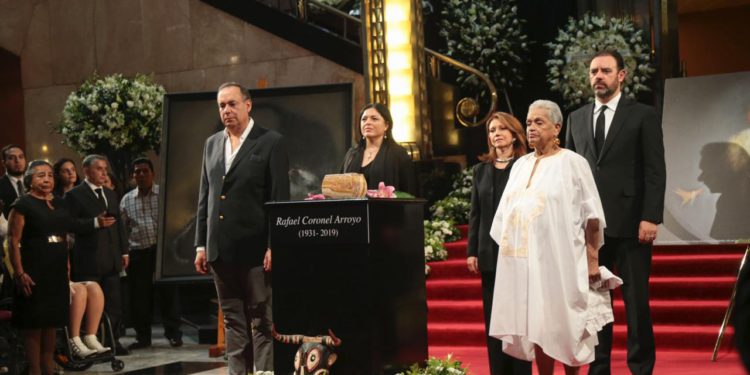 Rinden homenaje a Rafael Coronel en Bellas Artes