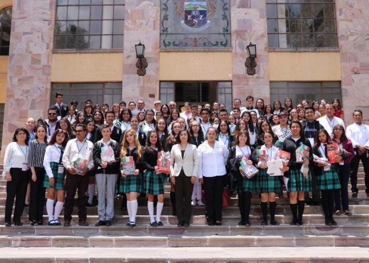 Reciben Premio Estatal de Promotores Juveniles de Derechos Humanos 2019