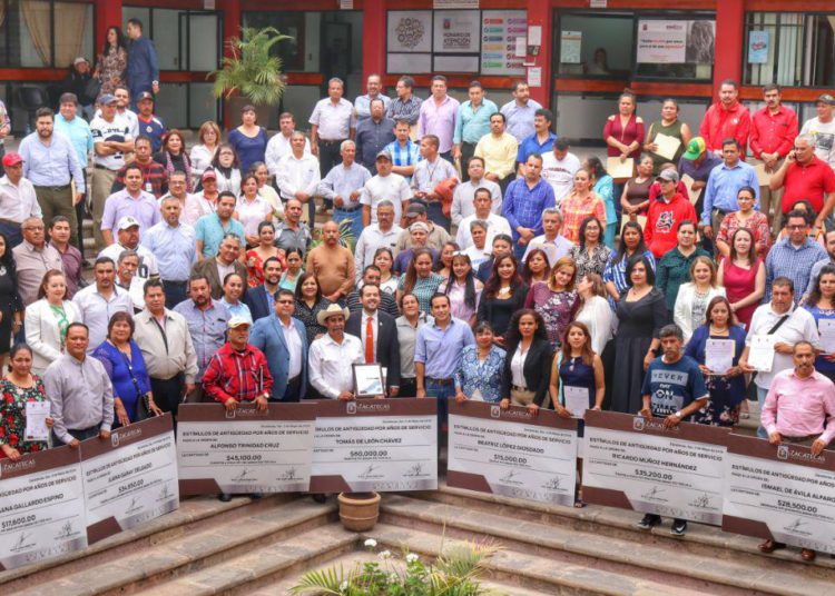 Reconocen entrega y dedicación de trabajadores de la capital