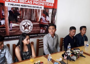 Exigen a Federación cumplir con la entrega de las becas Benito Juárez