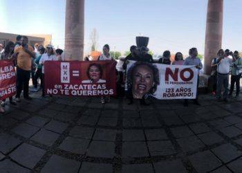 Quieren, pero muy lejos, a Elba Esther Gordillo