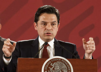 Anuncian a Zoé Robledo como nuevo director del IMSS