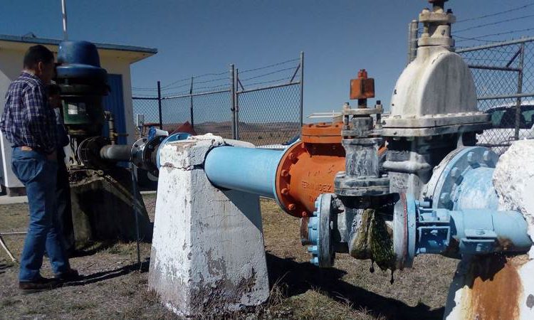 Retrasan abasto de agua