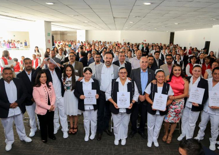 Pasan a Licenciados en Enfermería y logran aumento salarial
