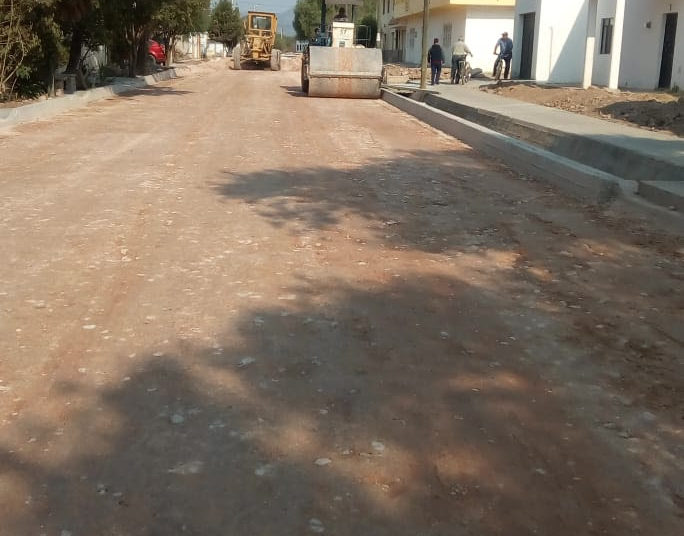 Pavimentan vialidades en Jerez