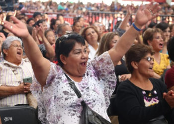 Mamás, consentidas por Yuridia, Julión Álvarez y Conjunto Primavera