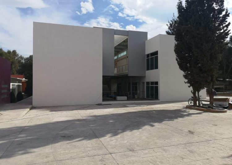 Casi listo, edificio para un Centro de educación para débiles visuales