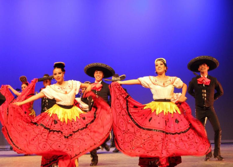 Celebra ballet folclórico 24 años de fundación