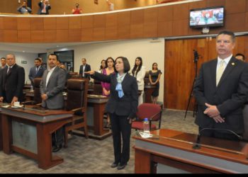 María de la Luz Domínguez es reelegida como titular de la CDHEZ