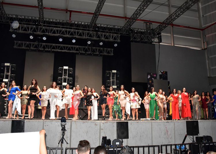 Se presentan aspirantes a reina de la Fenaza