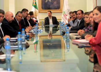 Cooperarán gobiernos capitalino y estatal para fortalecer servicios