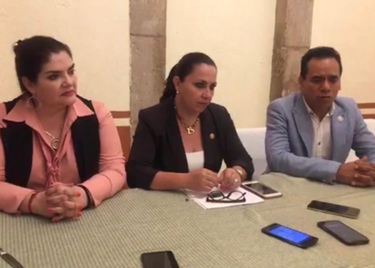 Denunciarán legisladores a sus compañeros por sesionar ilegalmente