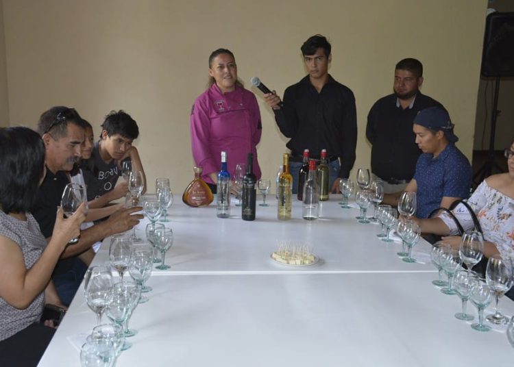 Organizan cata de mezcal en el Festival de Jerez