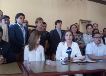 Denuncian trato déspota de delegada del Infonavit