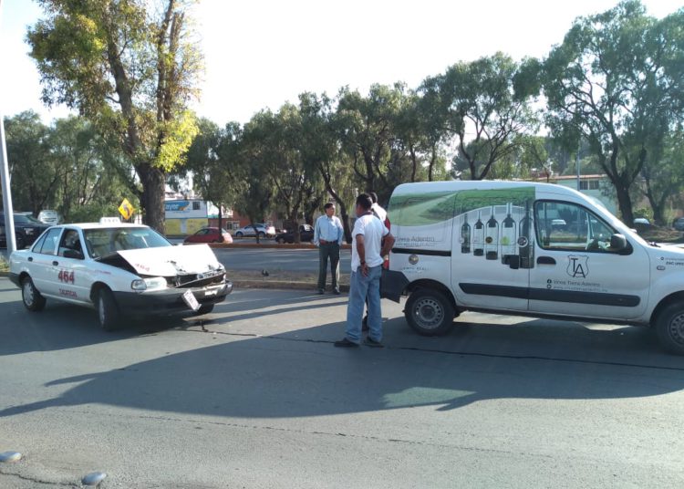 Un lesionado y congestionamiento vial deja choque por alcance